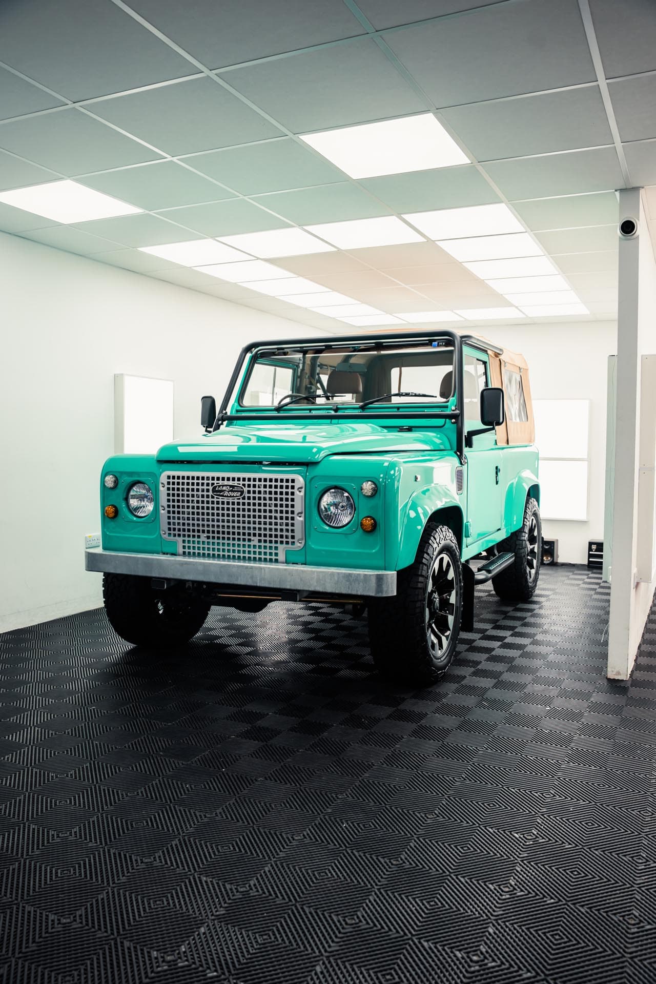 Stewart - Land Rover Defender